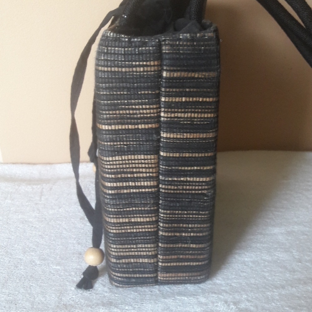 Handbag Decorated With Shells - Picture 3 of 7